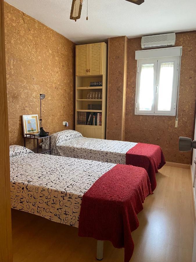 Апартаменти Piso Turistico Уетор-Вега Екстер'єр фото